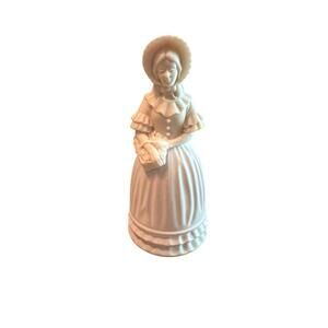 Vintage 1970s Avon Fashion Figurine Victorian Lady‎ Cologne Bottle 4 fl oz
